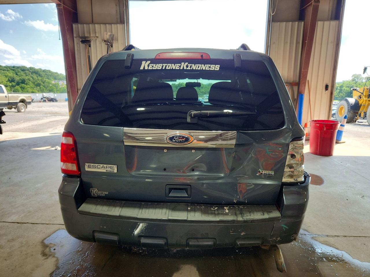 2010 FORD ESCAPE