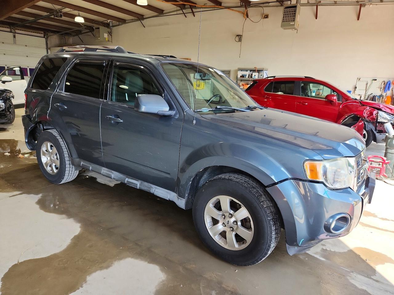 2010 FORD ESCAPE