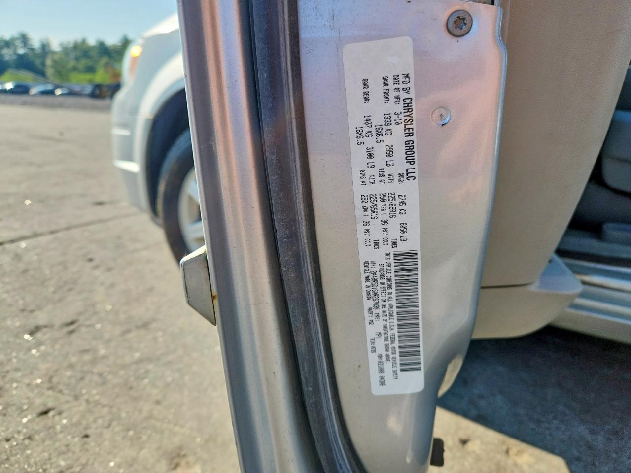 2010 CHRYSLER MINIVAN