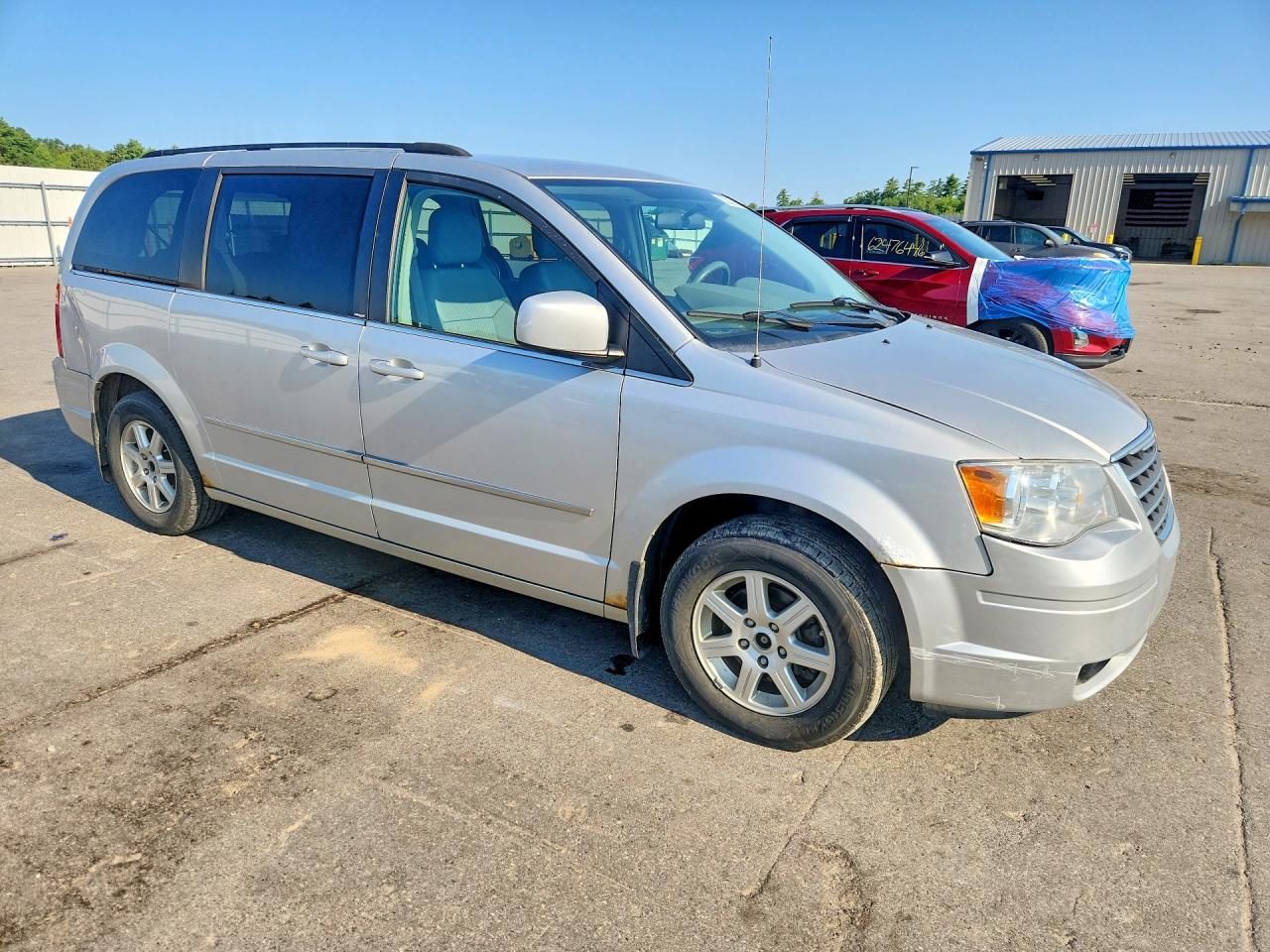 2010 CHRYSLER MINIVAN
