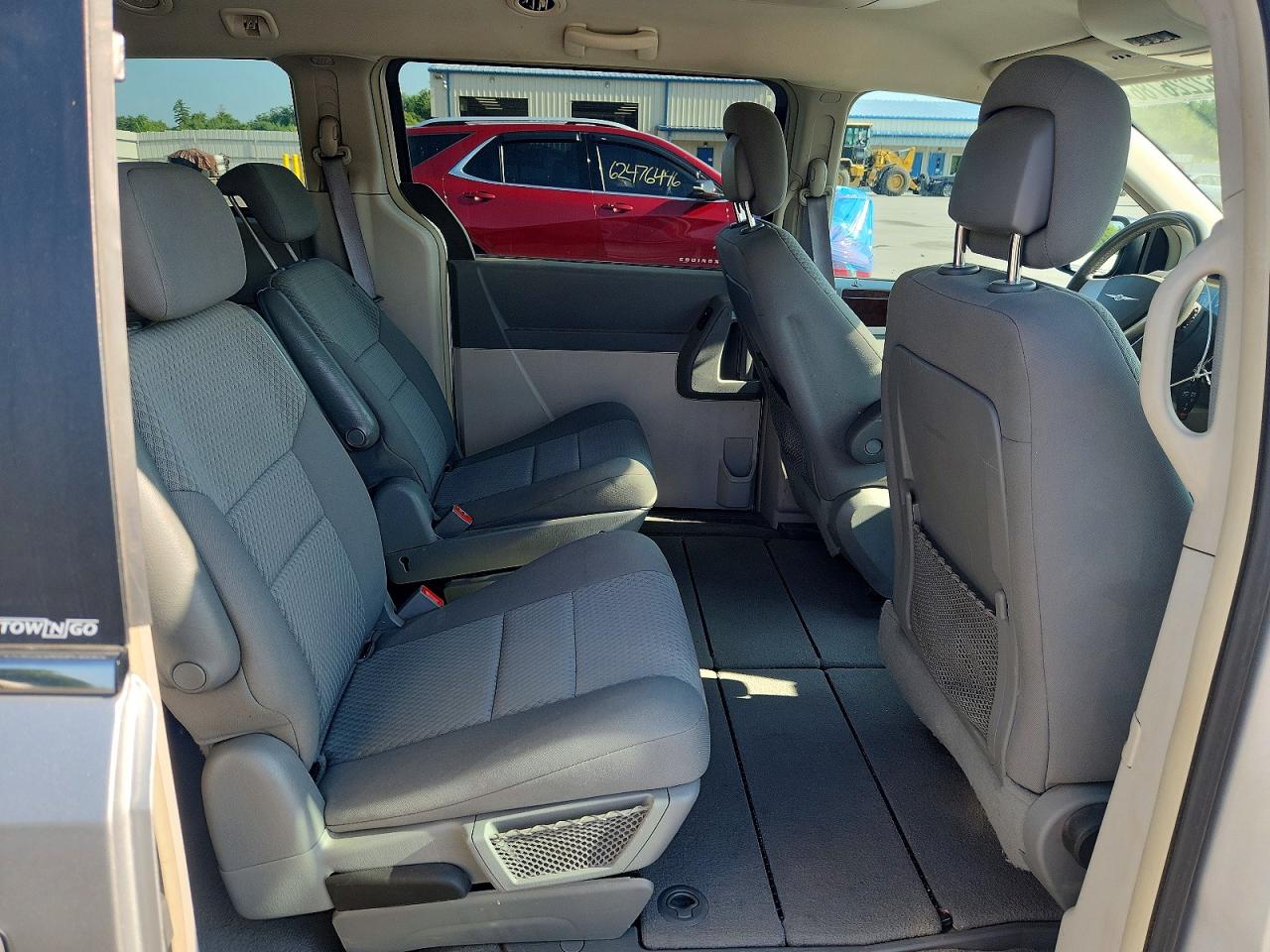 2010 CHRYSLER MINIVAN
