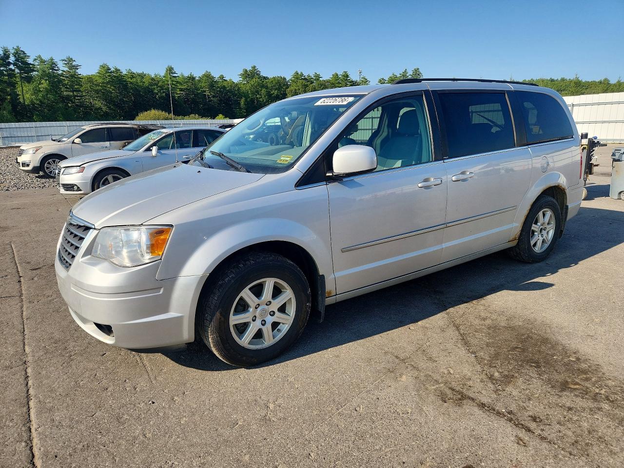 2010 CHRYSLER MINIVAN