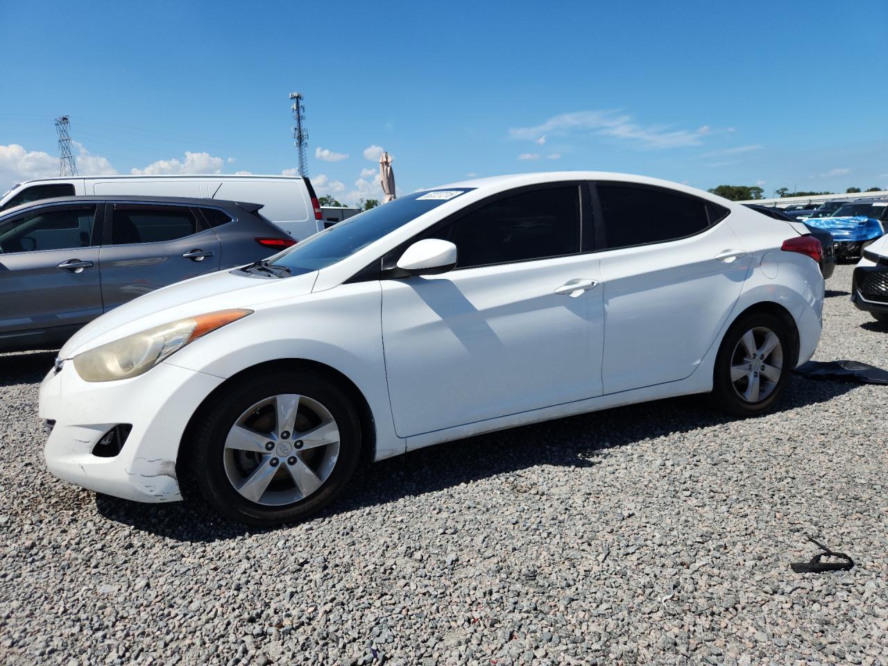 2013 HYUNDAI ELANTRA