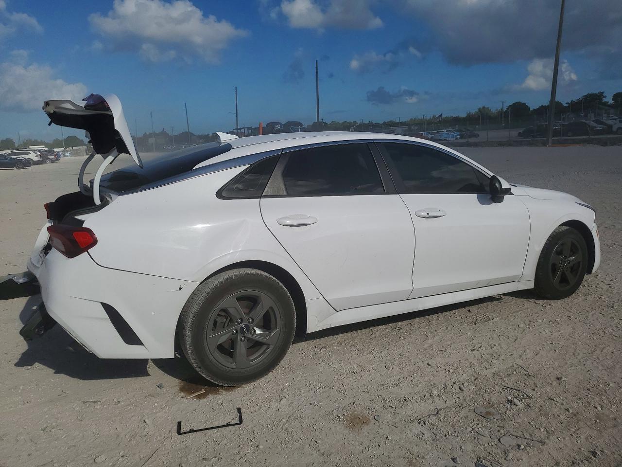2022 KIA K5