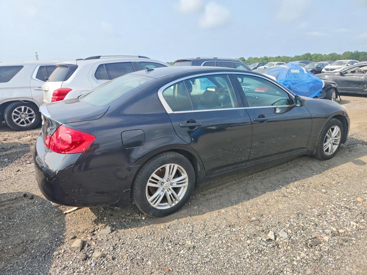 2013 INFINITI G37