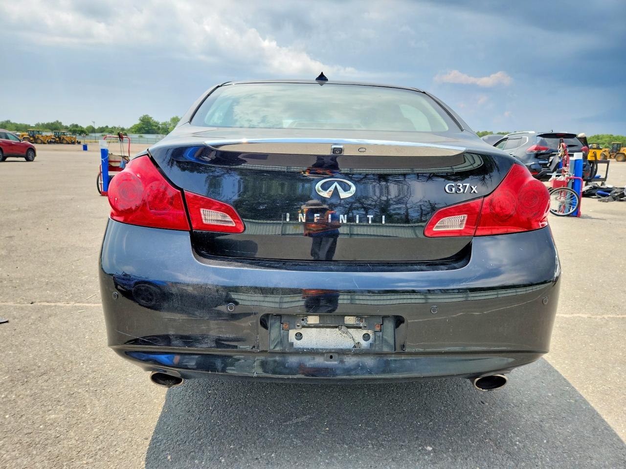 2013 INFINITI G37
