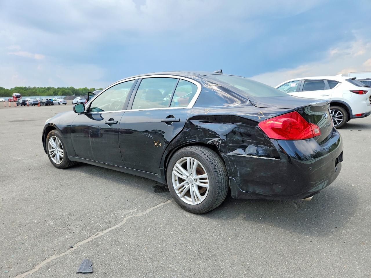 2013 INFINITI G37