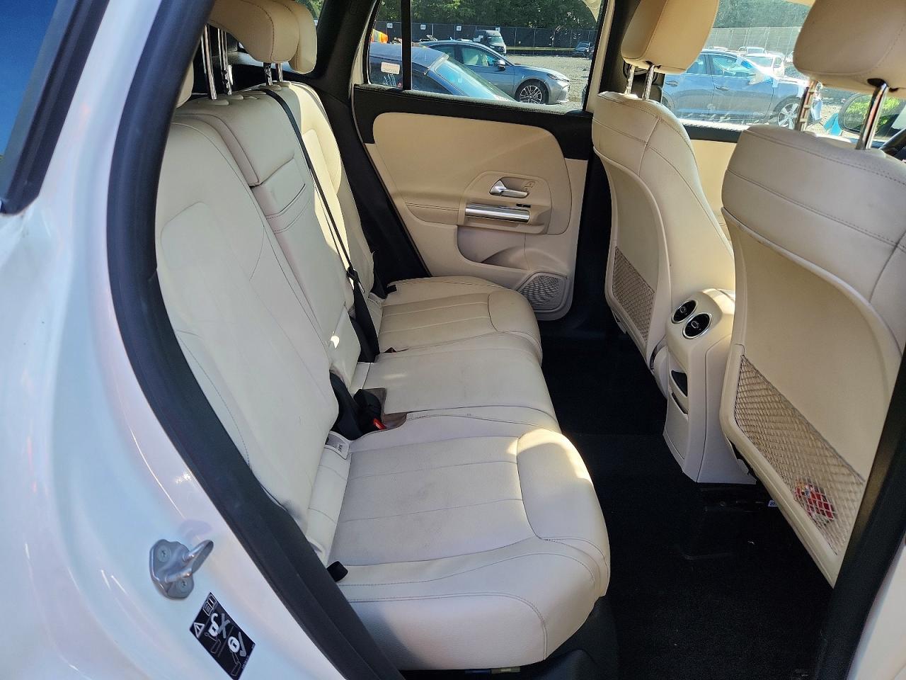 2021 MERCEDES-BENZ GLA-CLASS
