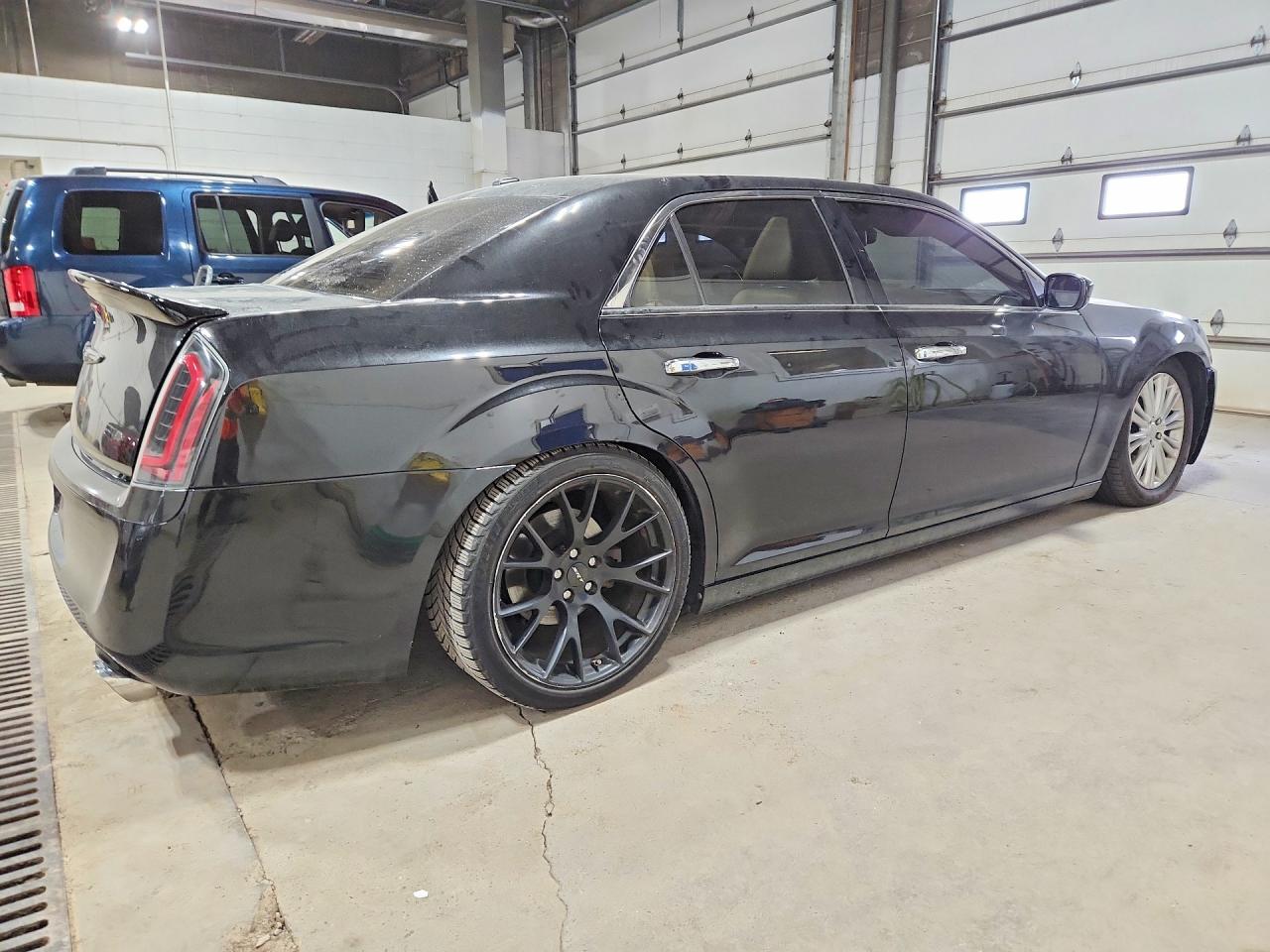 2011 CHRYSLER 300