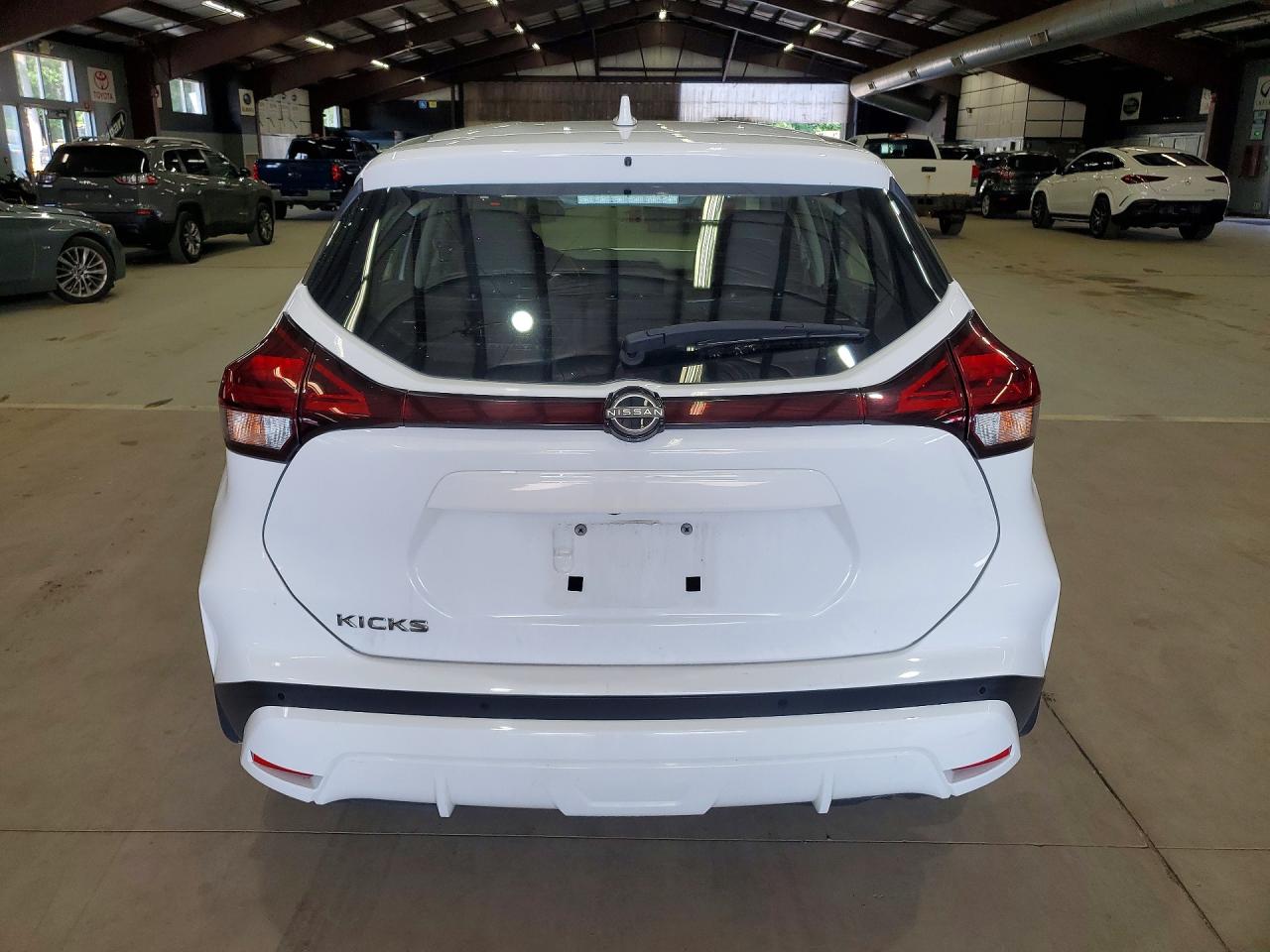 2023 NISSAN KICKS