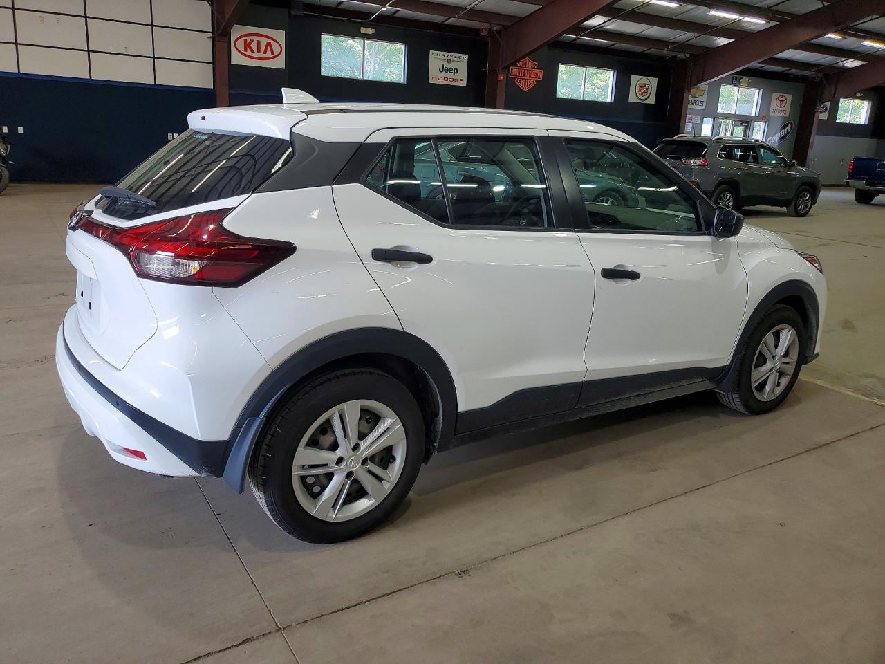 2023 NISSAN KICKS