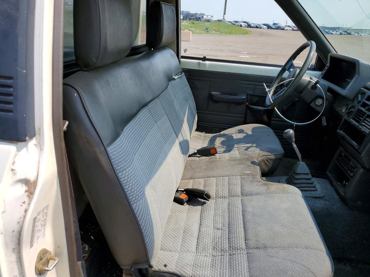 1993 MAZDA B2200