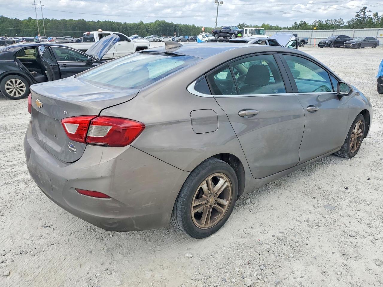 2018 CHEVROLET CRUZE