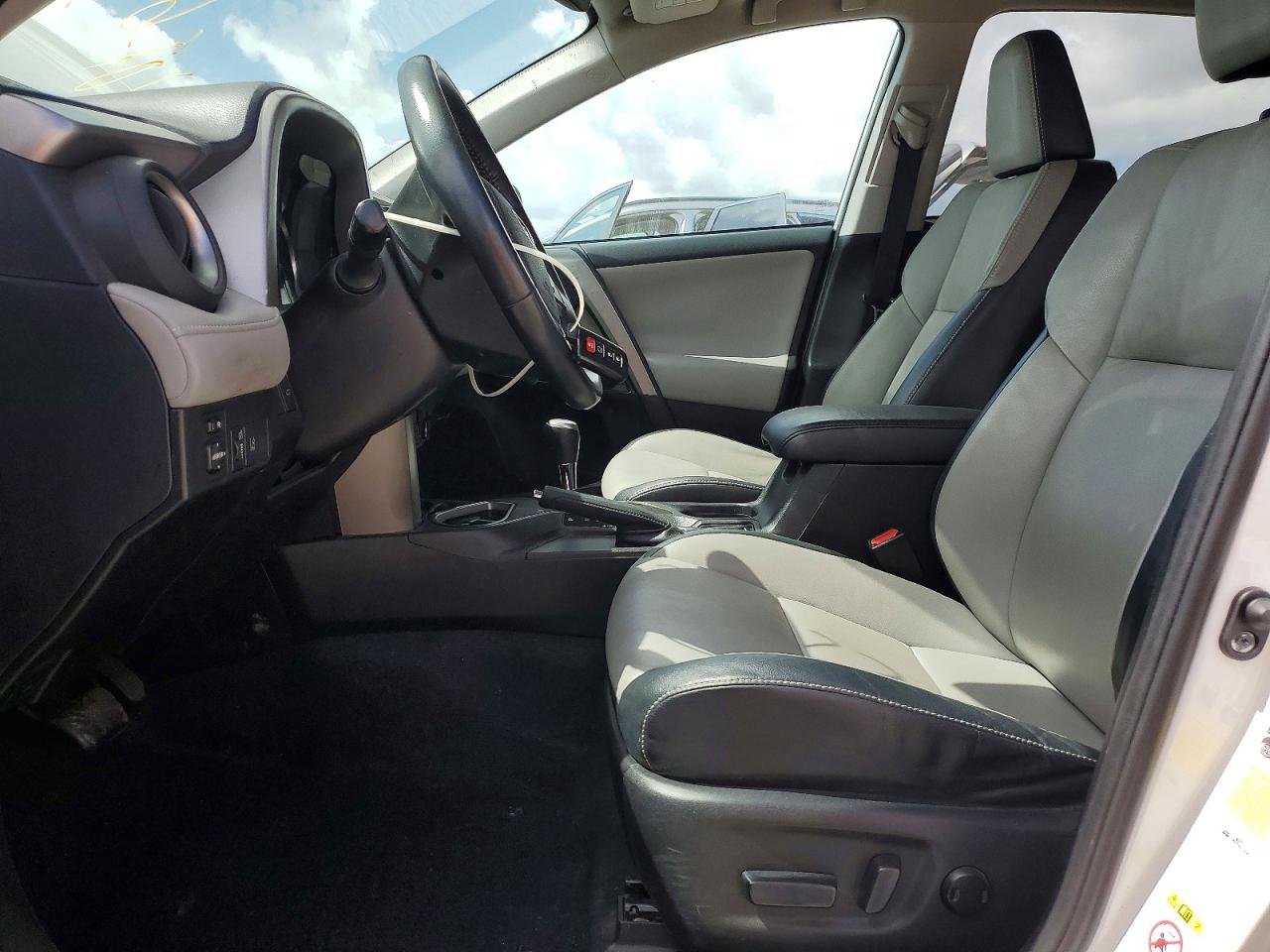 2016 TOYOTA RAV4