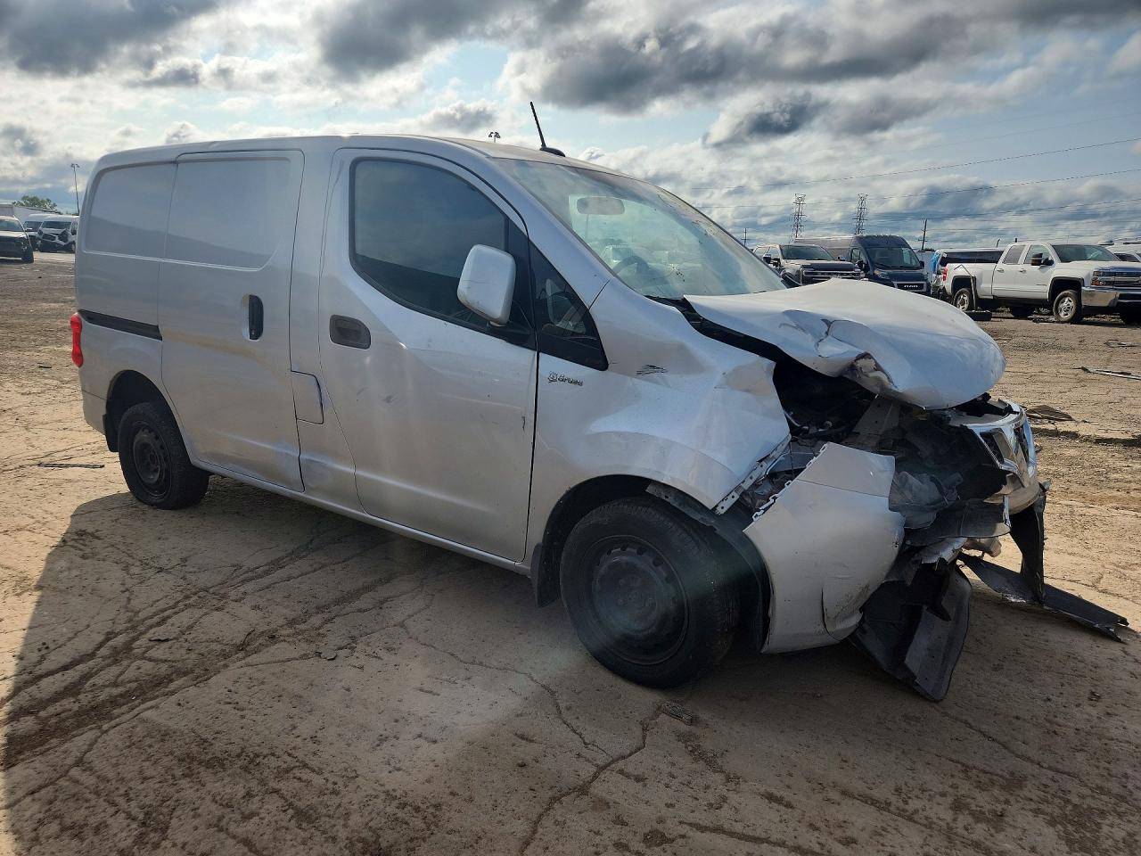 2015 NISSAN NV