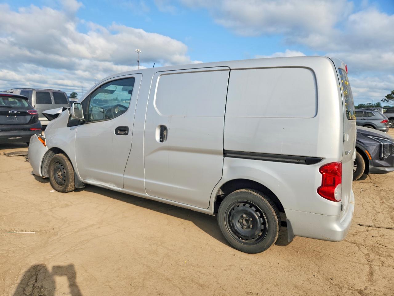 2015 NISSAN NV