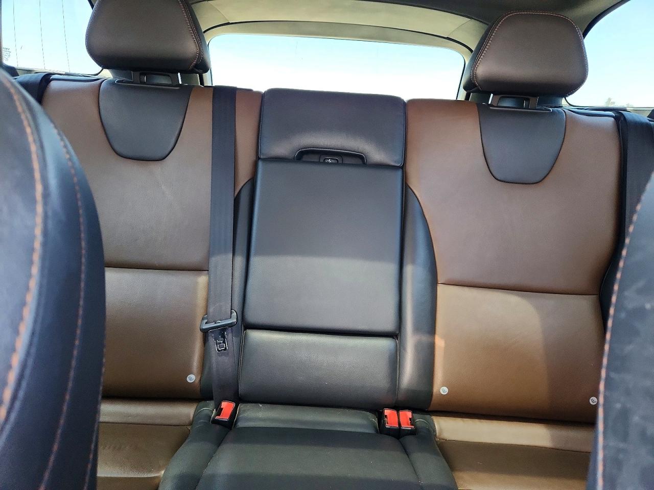 2015 VOLVO XC60