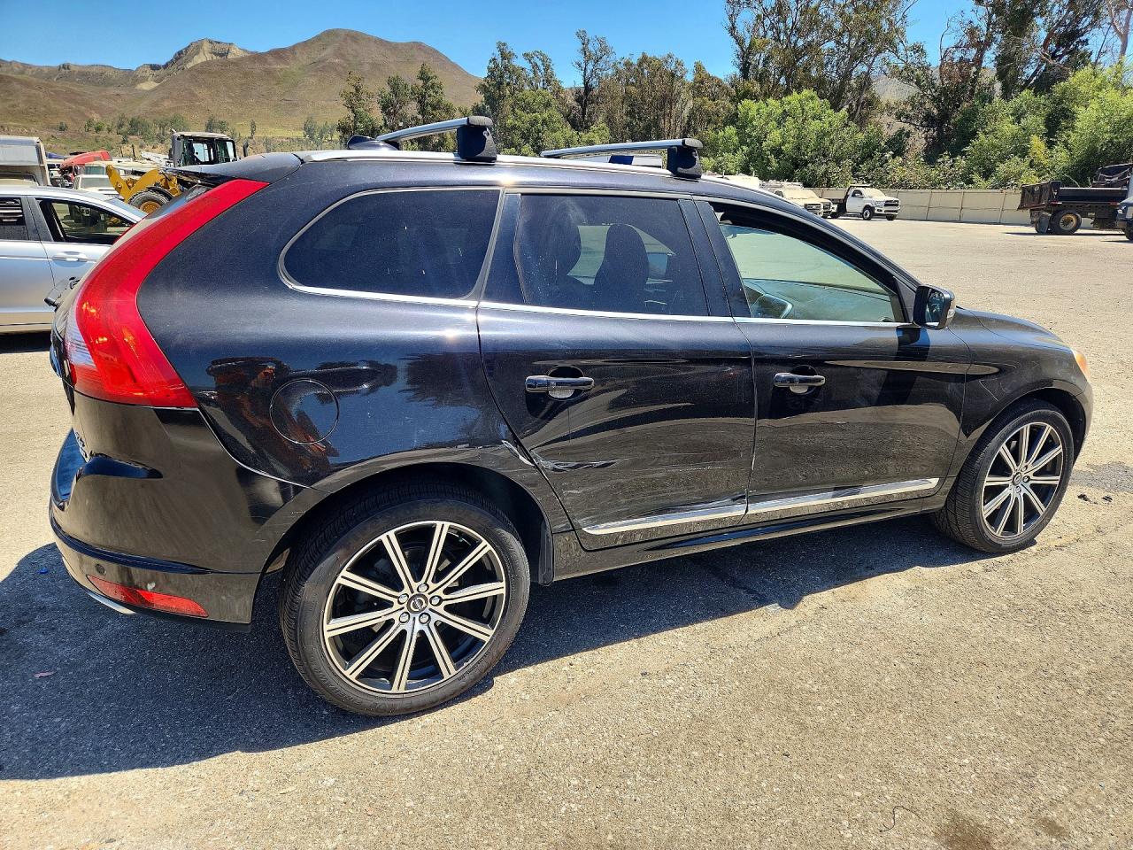 2015 VOLVO XC60