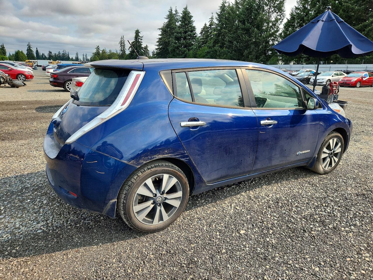 2016 NISSAN LEAF