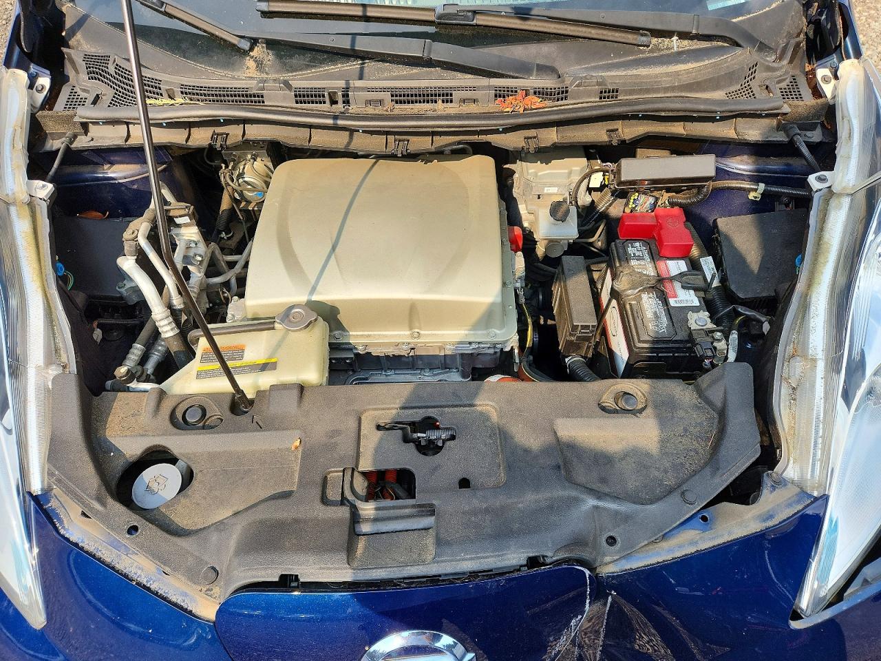 2016 NISSAN LEAF