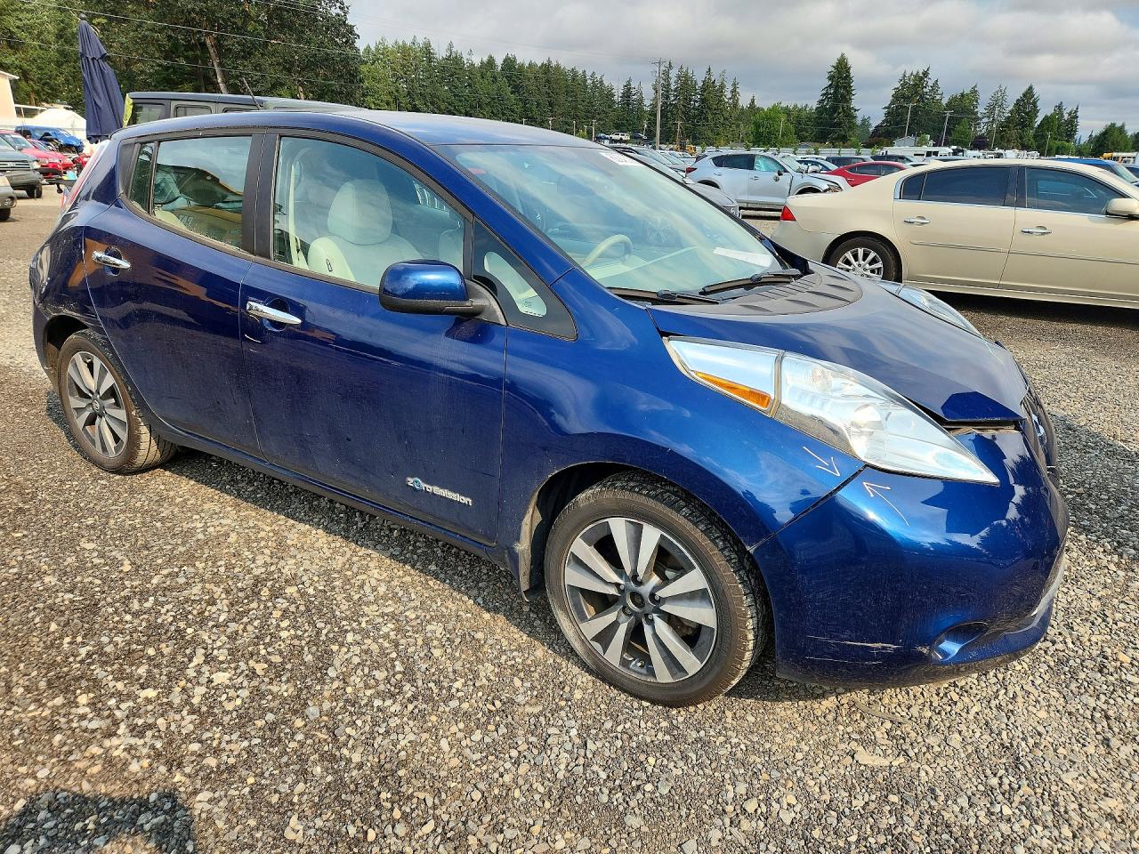 2016 NISSAN LEAF
