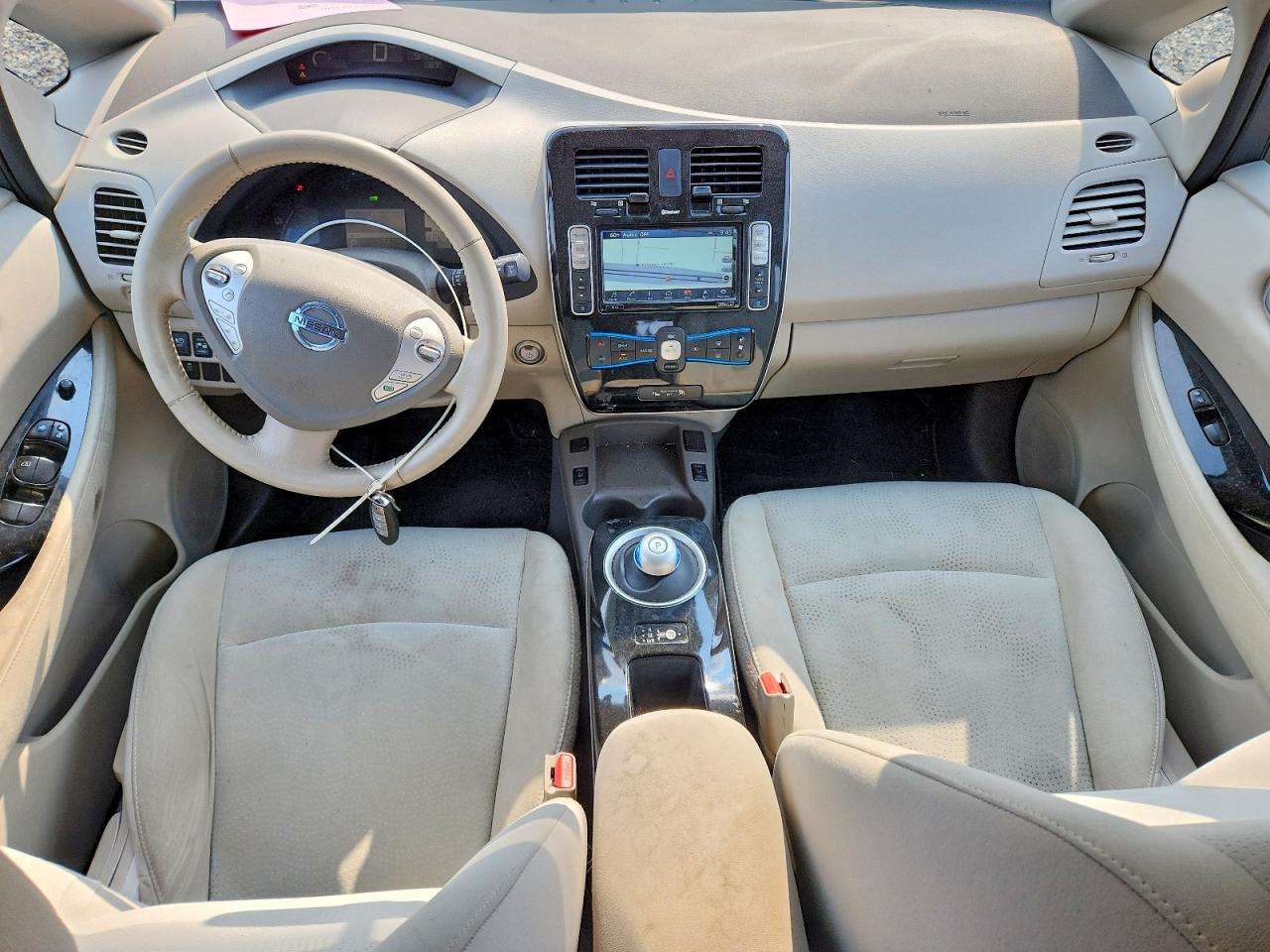 2016 NISSAN LEAF