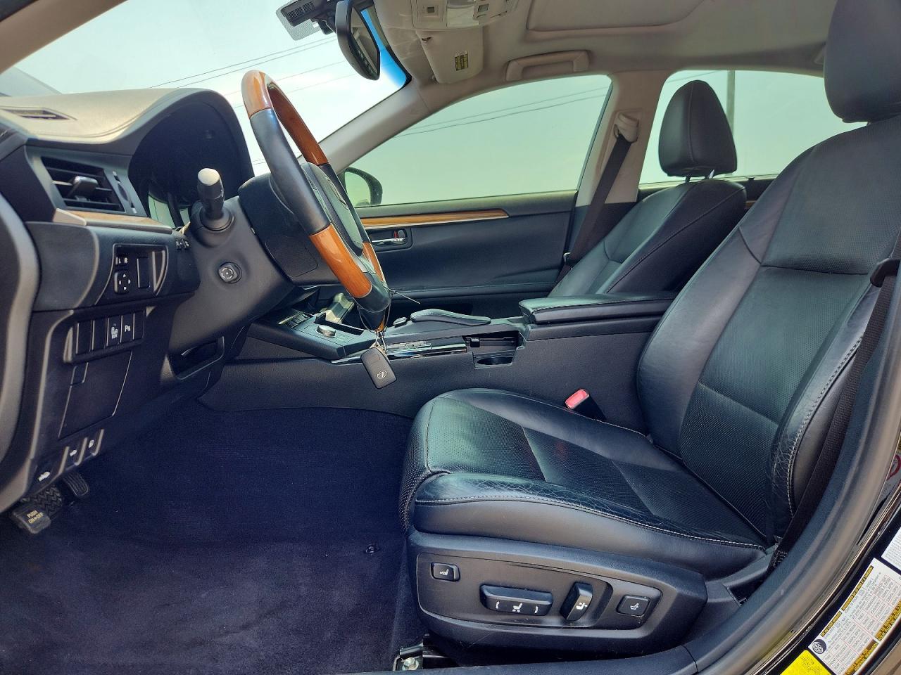 2013 LEXUS ES300