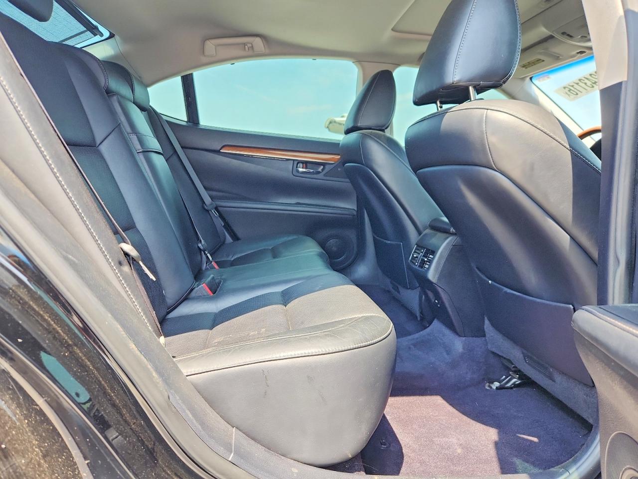 2013 LEXUS ES300