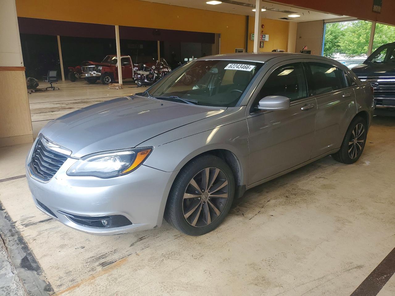 2014 CHRYSLER 200