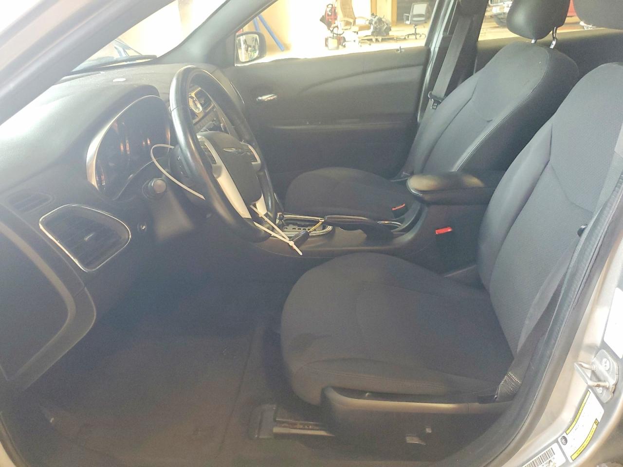 2014 CHRYSLER 200