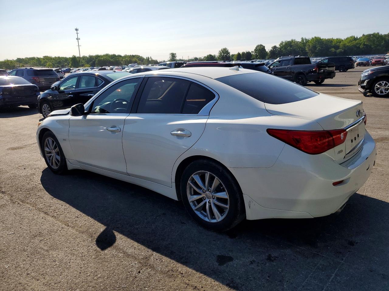 2016 INFINITI Q50