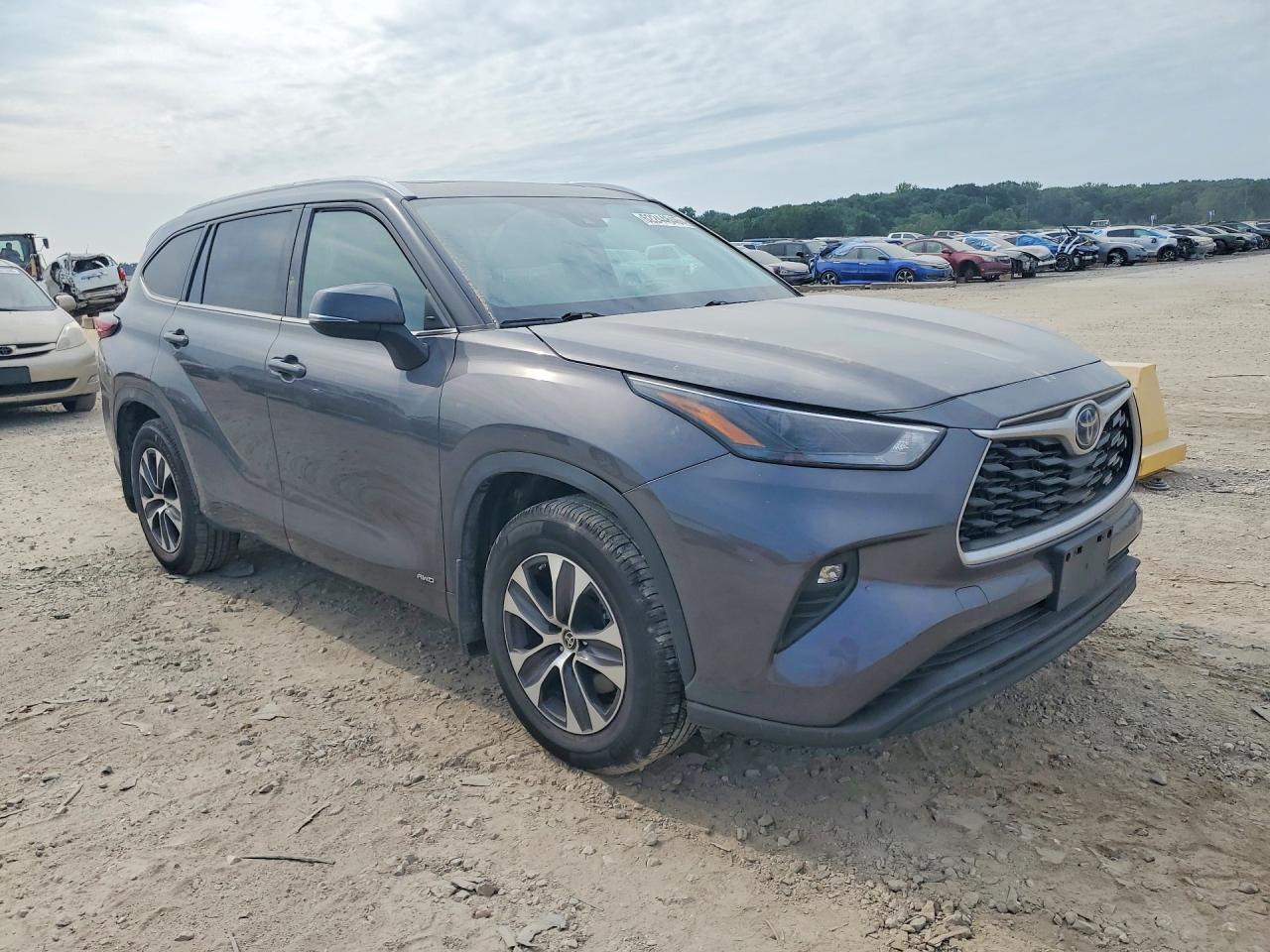 2022 TOYOTA HIGHLANDER