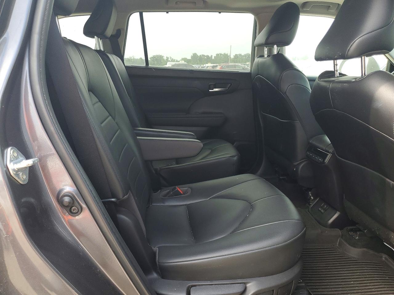 2022 TOYOTA HIGHLANDER
