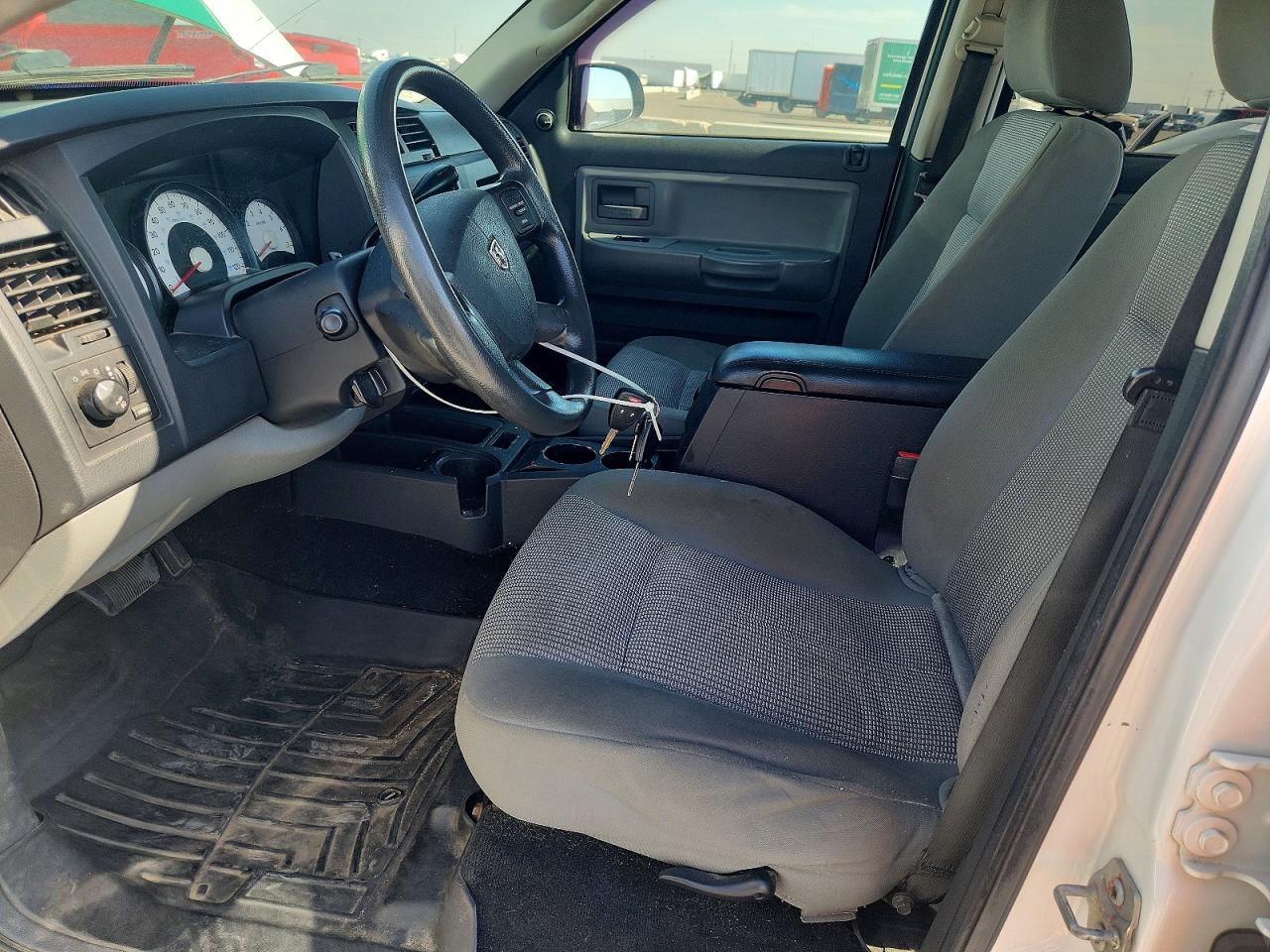 2010 DODGE DAKOTA