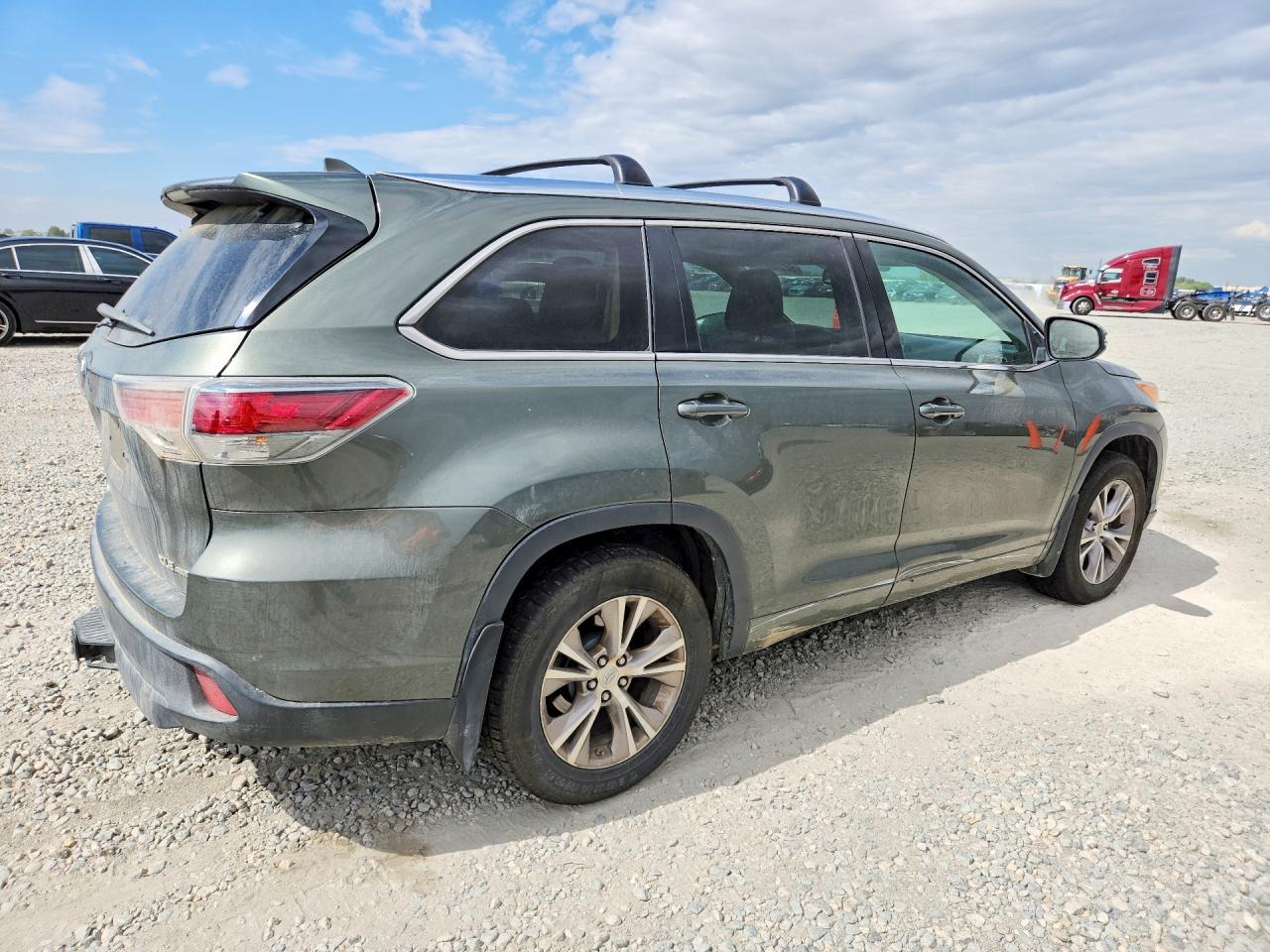 2015 TOYOTA HIGHLANDER