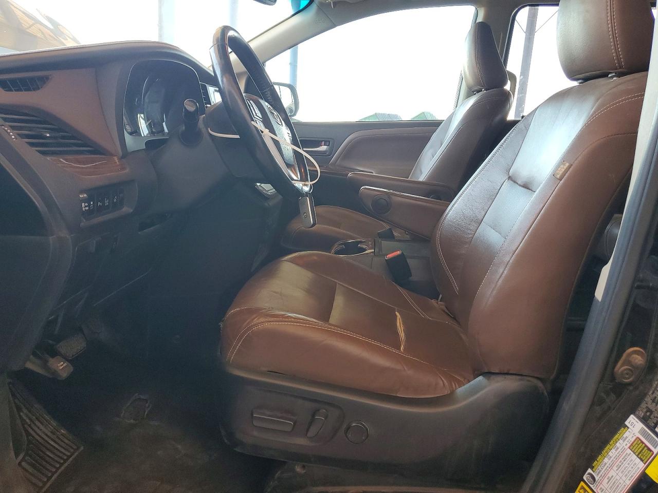 2017 TOYOTA SIENNA