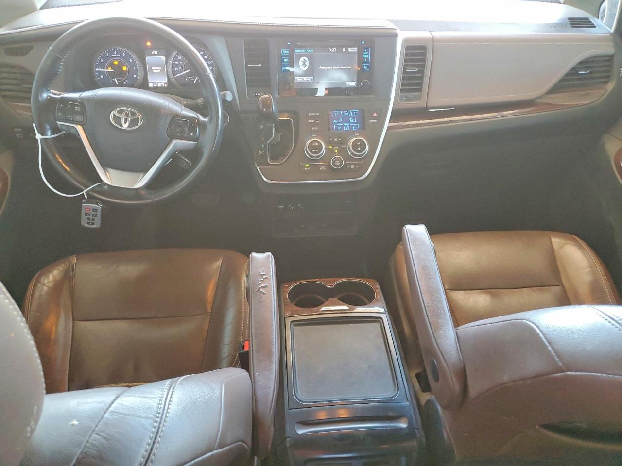 2017 TOYOTA SIENNA