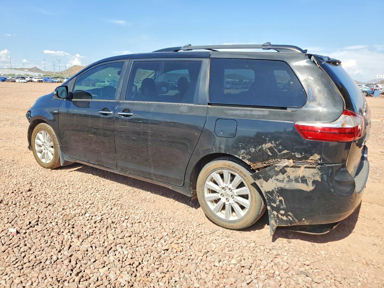 2017 TOYOTA SIENNA