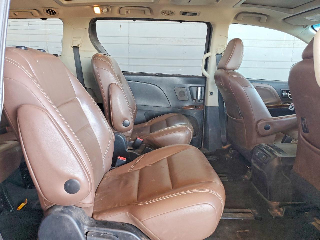2017 TOYOTA SIENNA