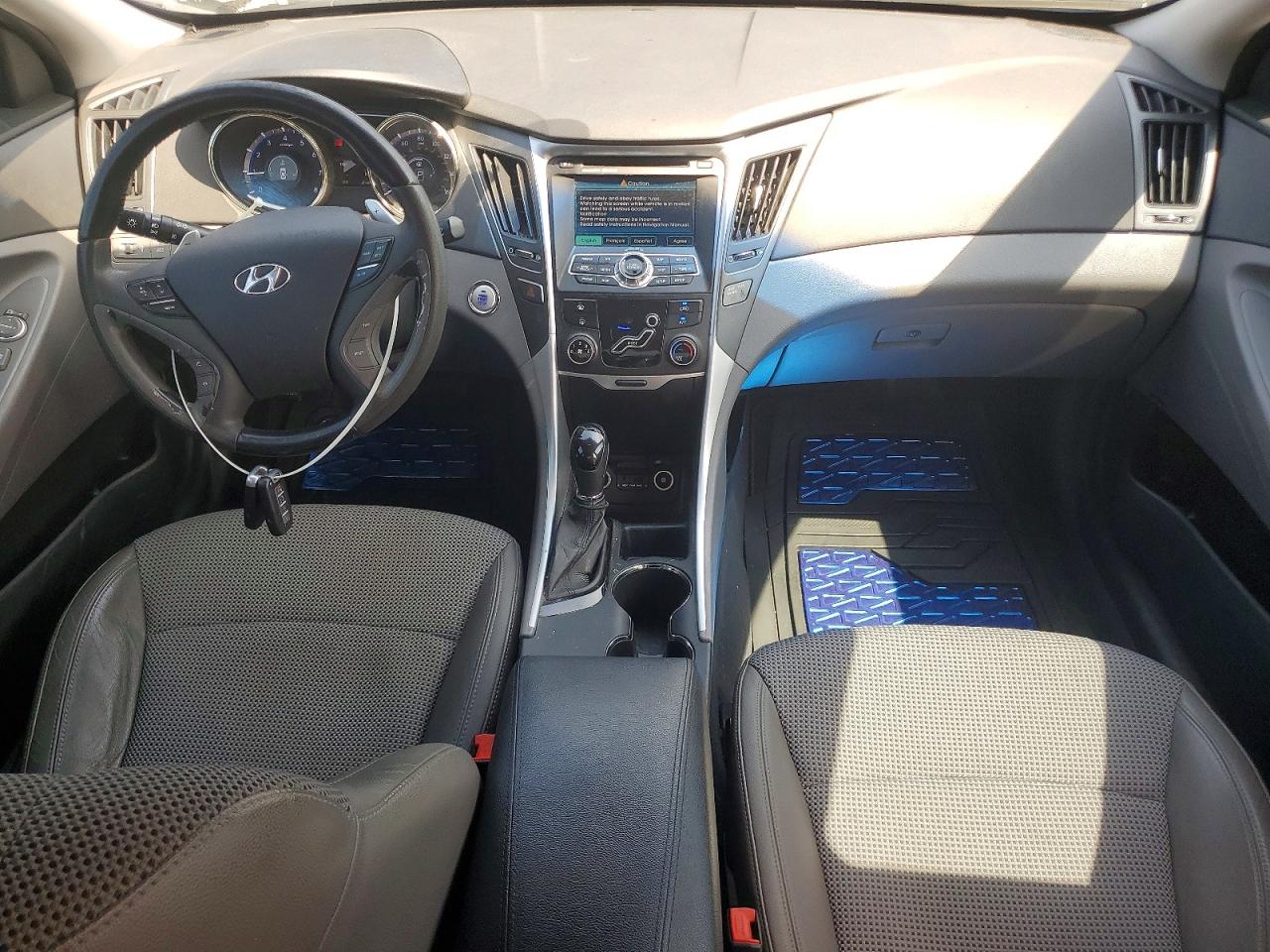 2011 HYUNDAI SONATA