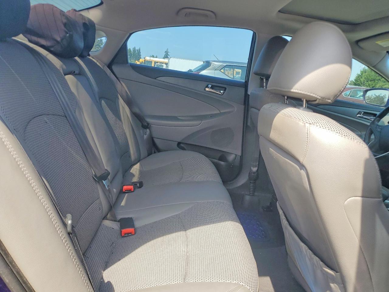 2011 HYUNDAI SONATA