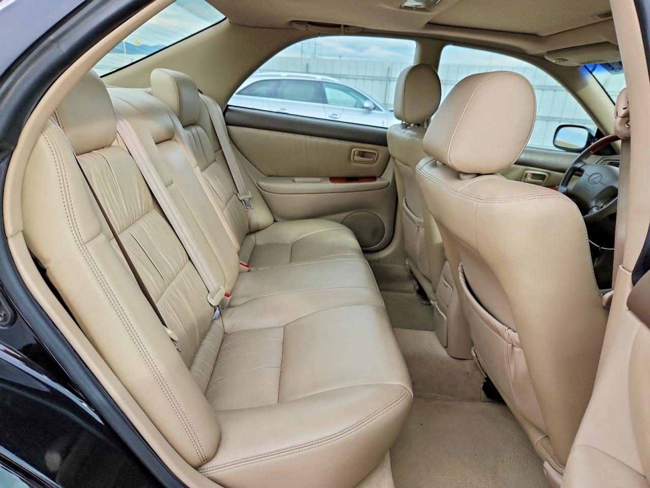 2000 LEXUS ES300