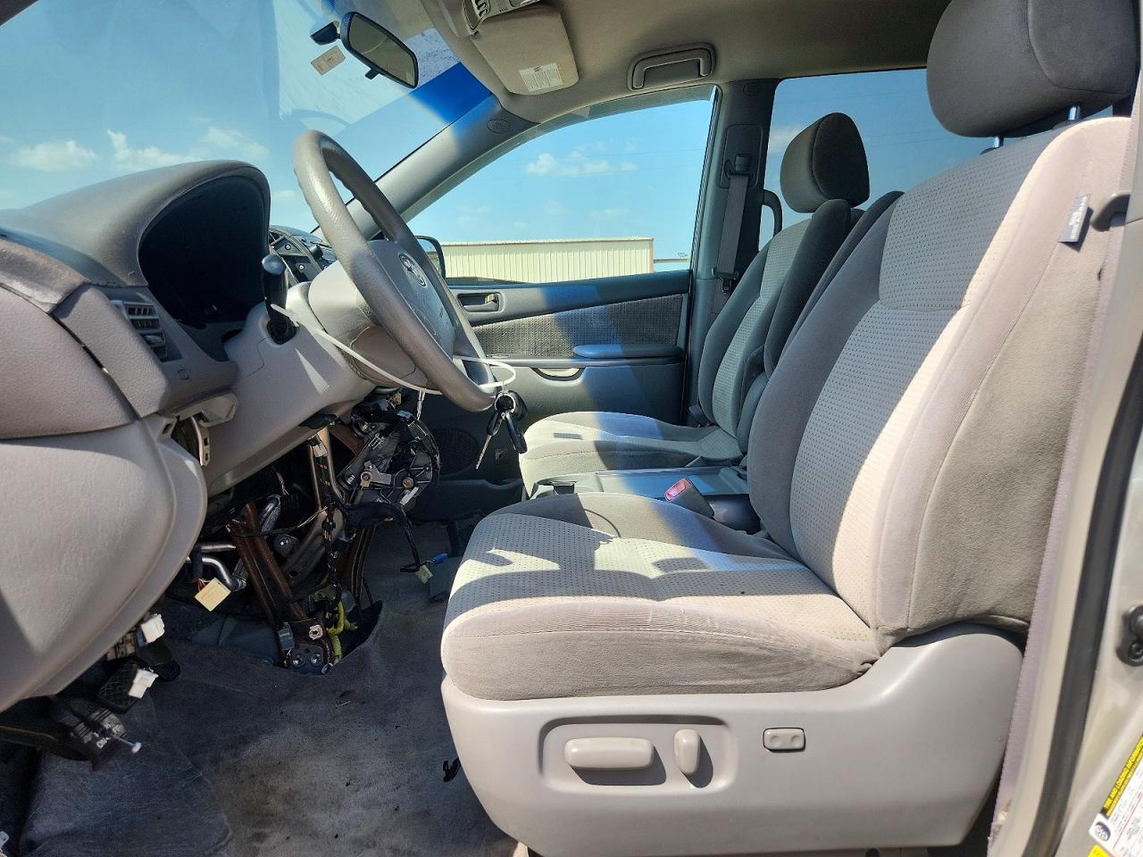 2008 TOYOTA SIENNA
