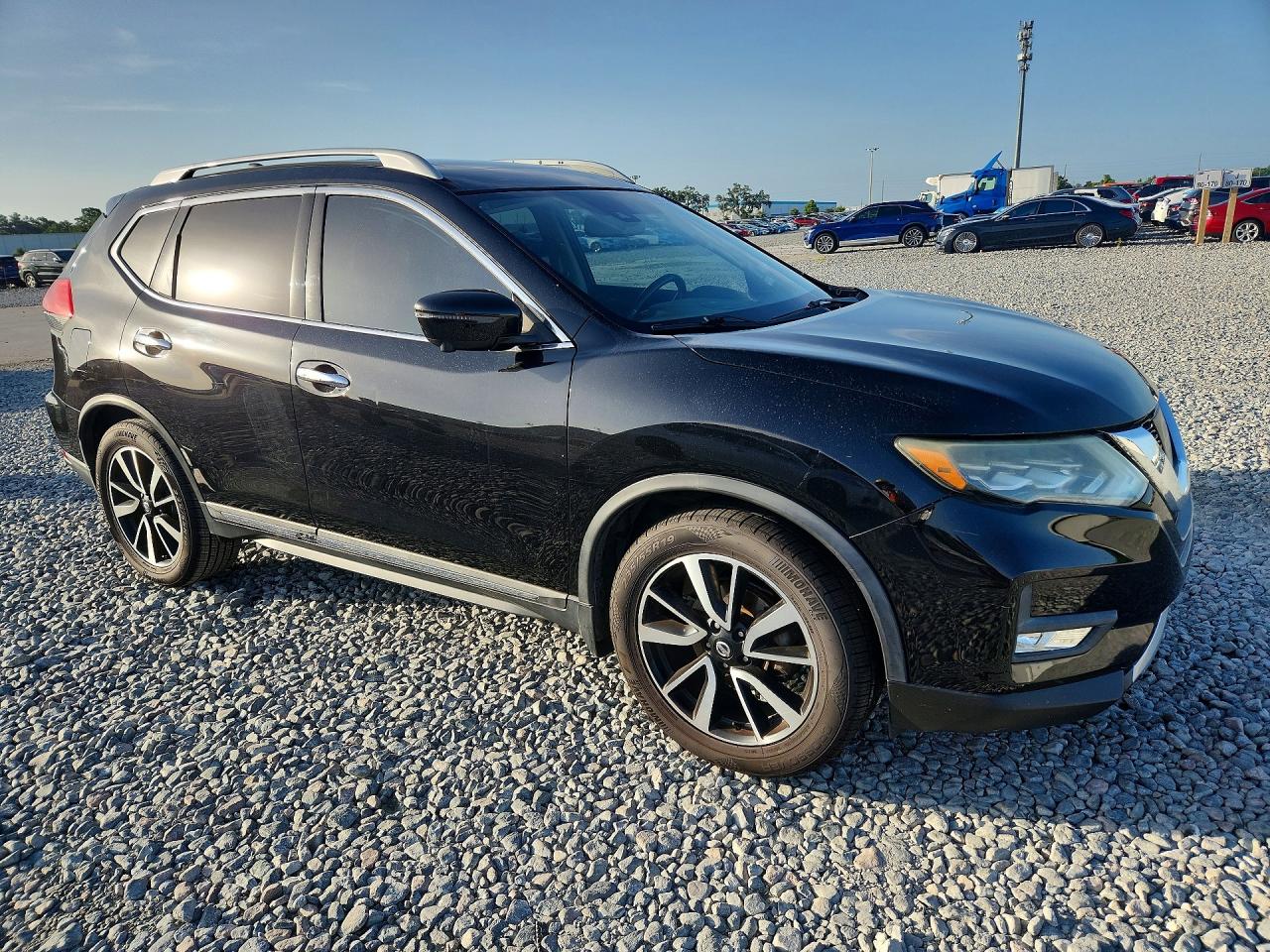 2017 NISSAN ROGUE