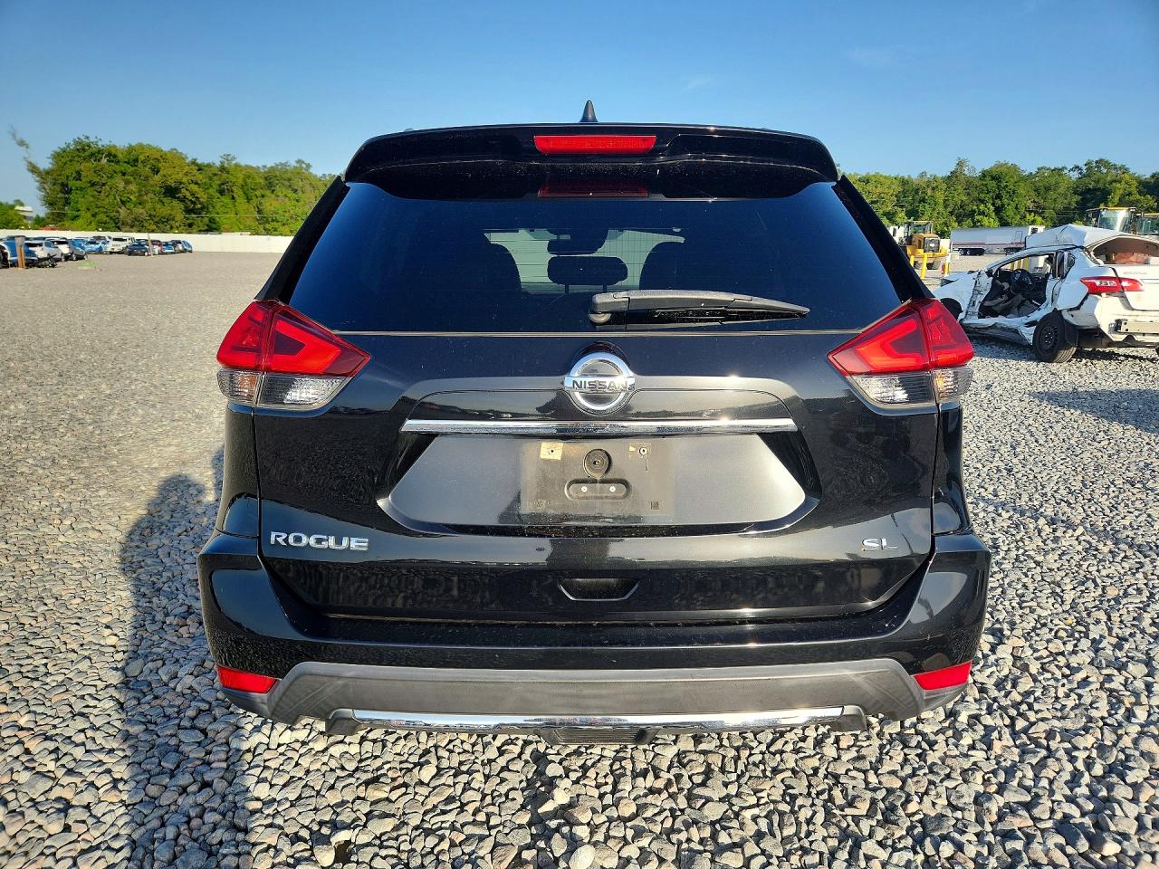2017 NISSAN ROGUE
