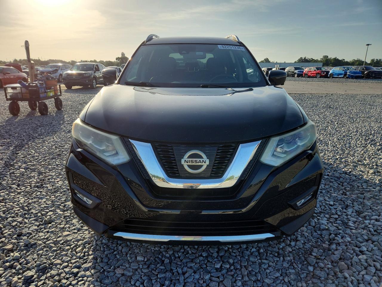2017 NISSAN ROGUE