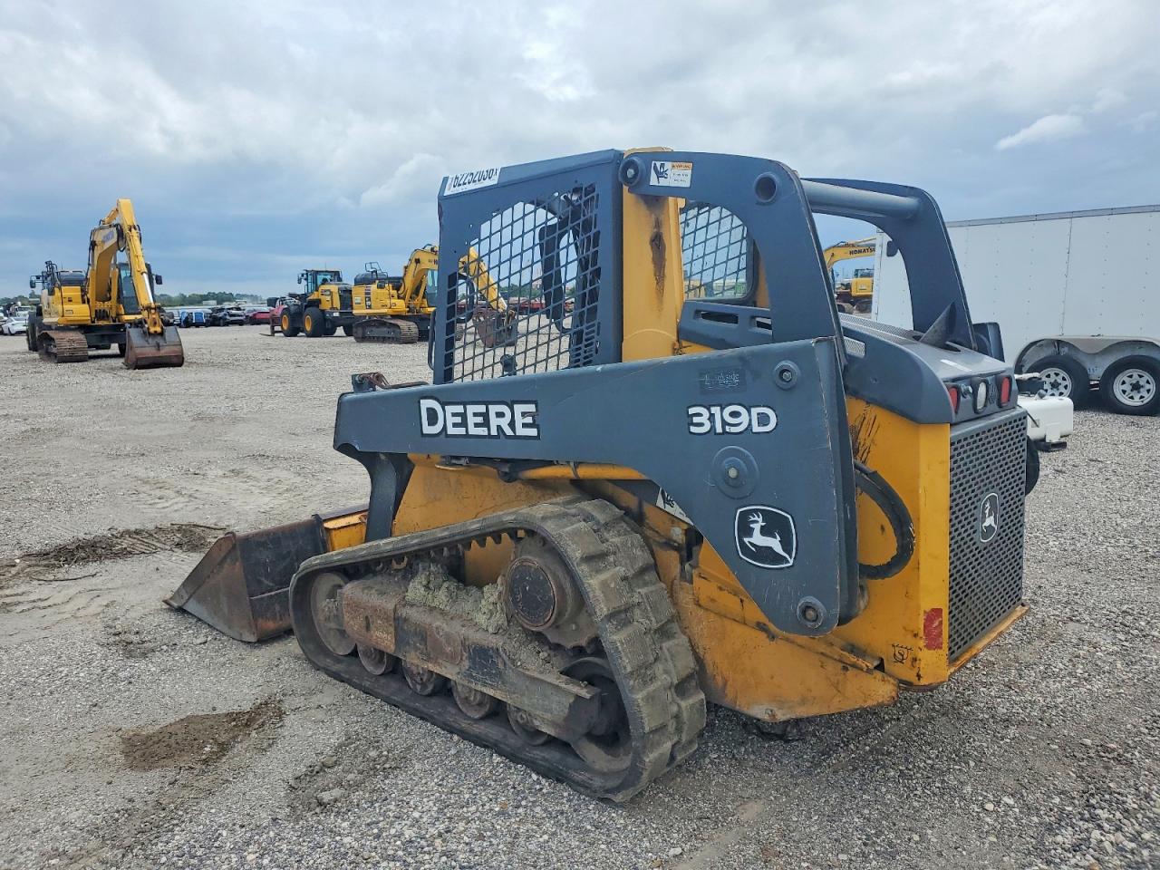 2012 JOHN DEERE 318