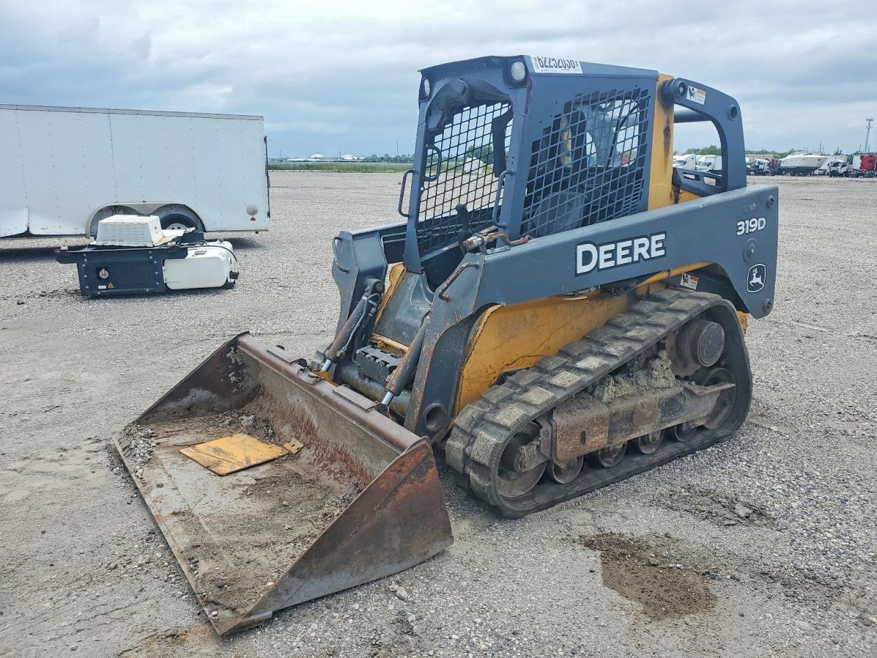 2012 JOHN DEERE 318