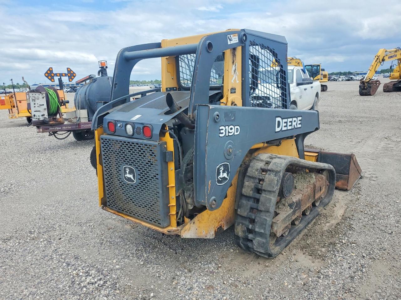 2012 JOHN DEERE 318