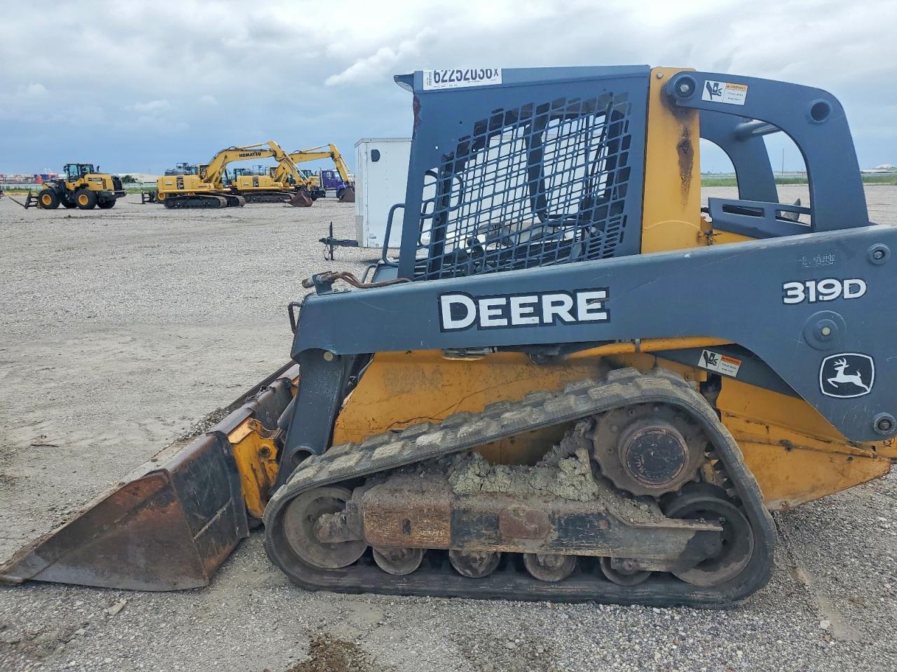 2012 JOHN DEERE 318